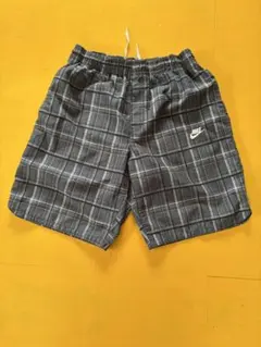 Nike グレー系チェック ショートパンツ