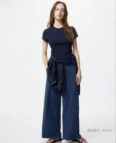 ユニクロ　クレープジャージーストレートパンツ　68BLUE