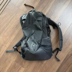 新型 ARC'TERYX アロー16 ARRO 16 BLACKII 完売品 - メルカリ