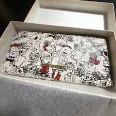Samantha Thavasa 70周年 スヌーピー ラウンドジップ長財布