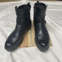 クラークス ブラックレザーショートブーツ　ゴアテックス内蔵