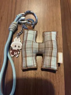 【新品】ラブブ イニシャルペンダント キーホルダー H