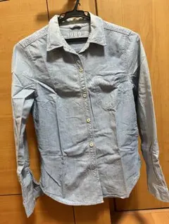 デニム風ライトブルー長袖シャツ　Gap