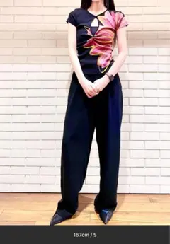 【新品】Desigual ビッグフラワープリントスリットリブTシャツ　花柄のサムネイル