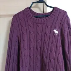 バーガンディ ケーブルニットセーター