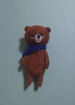 羊毛フェルト　くまさん　ブローチ　ハンドメイド