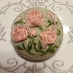 【213】リボン刺繍の花柄ブローチ
