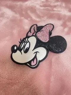 ミニーマウス ヘアクリップ ディズニーストア　キラキラ