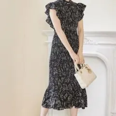 ウエストリボン付きラインフラワープリーツロングワンピース ブラック