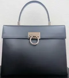 B フェラガモ ガンチーニ Ferragamo レザー 黒 2WAY バッグ