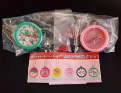 サンリオ　レトロ壁掛け時計風クリップキーホルダー