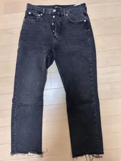 ZARA ダークグレー ストレートデニム 28