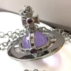 Vivienne スモールネックレス