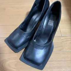 スクエアトゥ　パンプス