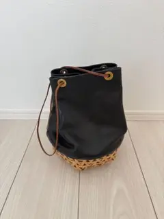 【極美品】バーニーズニューヨーク イントレチャート 巾着 　バッグ 本革 極美品】バーニーズニューヨーク イントレチャート 巾着 バッグ 本革
