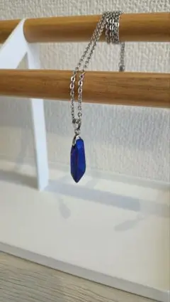 結晶化チタン ネックレス(サファイアブルー)