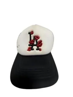 LAROPA ラロパ 刺繍 トラッカーキャップ ホワイト/ブラック