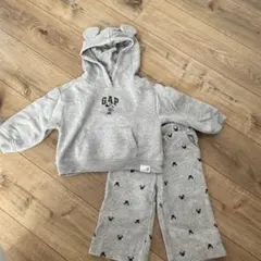 GAP ミニーちゃんのフード付きスウェットトレーナー＆パンツセット　裏起毛