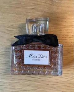 ミスディオールエッセンス Miss Dior Essence 35ml 香水 - メルカリ