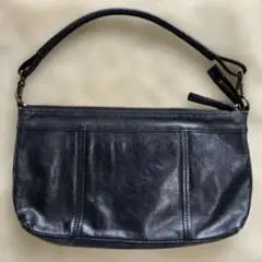 黒皮バック　32×18センチ横長の型