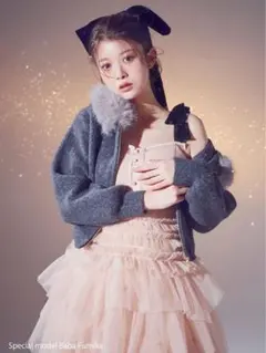 今期　スナイデル　ファー付きニットパーカー