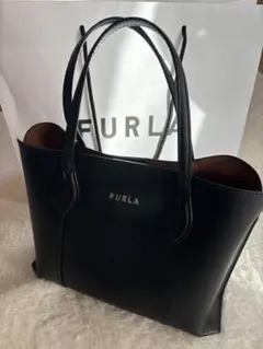 FURLA ブラックレザートートバッグ