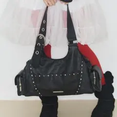ILLIGO リーフアイレットビッグショルダーバッグチャコール - メルカリ