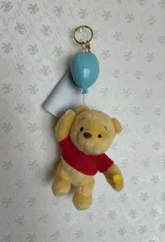ディズニーストア　くまのプーさん　風船　ぬいぐるみキーホルダー