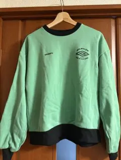 アンブロ　レディース　トレーナー