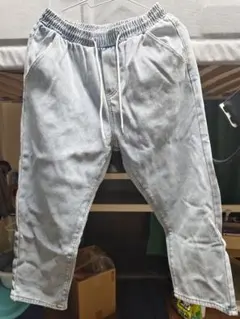 フリース裏地付きライトブルーデニムパンツ