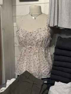 Brandy melville 花柄キャミソール ホワイト