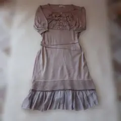 【Aylesbury 】フリル付きベージュワンピース