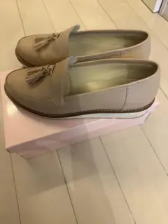 DIANA厚底タッセルローファーベージュのサムネイル