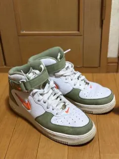 Nike AF1 Mid QS オリーブのサムネイル