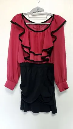 Uki様専用リュリュ フリル付き 赤 黒 ワンピース ドレス