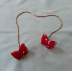 昭和レトロ　赤い蝶々　ブローチ　金色チェーン付き　アンティーク