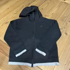アディダス　パーカー　サイズ140
