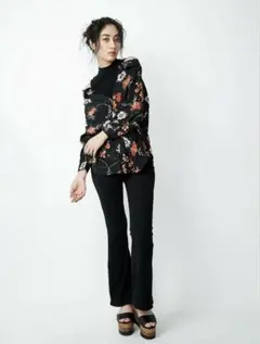 【値下げ中】EVRIS Flowerドッキングシャツのサムネイル