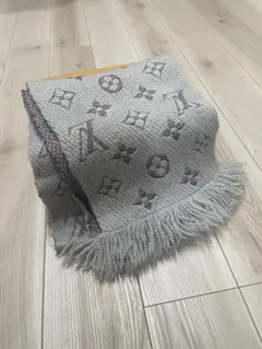 LOUIS VUITTON エシャルプ•ロゴマニアデュオ