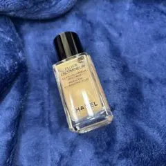CHANEL フリュイドアンルミネール　オーイヴォワールのサムネイル
