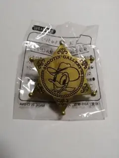 ディズニーランド　ドナルド　金の保安官バッチ　バッジ