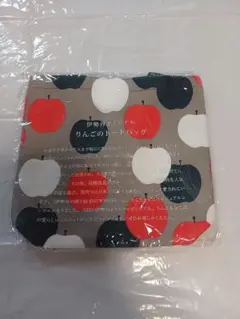 伊勢丹オリジナル りんごのトートバッグのサムネイル