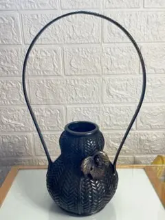 錆銅製　瓢型 蔦に蛙　網代 花器　花瓶　瑞峰作