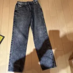 DIESEL ダークグレー ストレートデニム W25