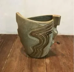 美品　陶器　ヴィンテージ　花瓶　立体的な動きのあるデザイン　フラワーベース