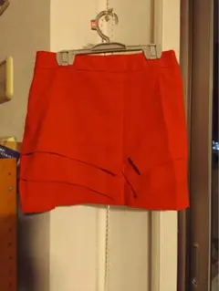 赤のタイトスカート 背面ファスナー付き