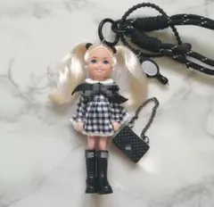 韓国　ドールチャーム　人形　チェックワンピース　ショルダーバッグ　じゃらじゃら