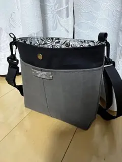 岡山デニムと国産帆布のサコッシュ　長財布横入れサイズ　ハンドメイド　 黒&グレー