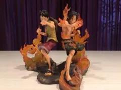 100品目☆【中古品】ワンピース☆ ルフィ エースのフィギュア