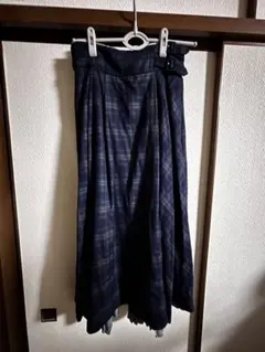 アクシーズファム　冬スカート　紺チェック